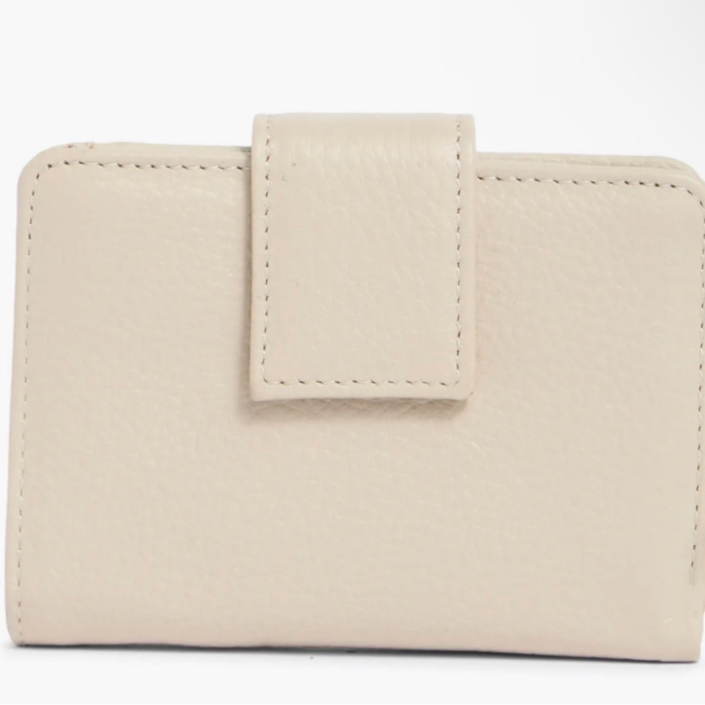NWOT Nordstrom Genuine leather Bifold Snap Closure Wallet Card Holder Cream - Picture 1 of 6